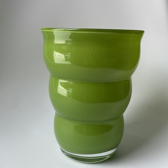 Two green glass vases - Picture 5 of 12